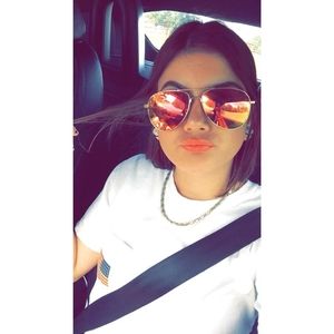 Meet your Posher, Mika